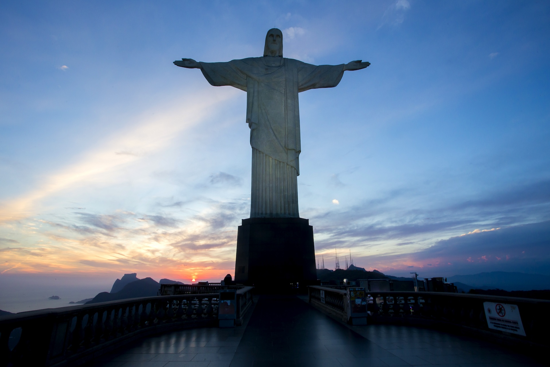 Cristo Redentor em passeio turístico no Rio de Janeiro
